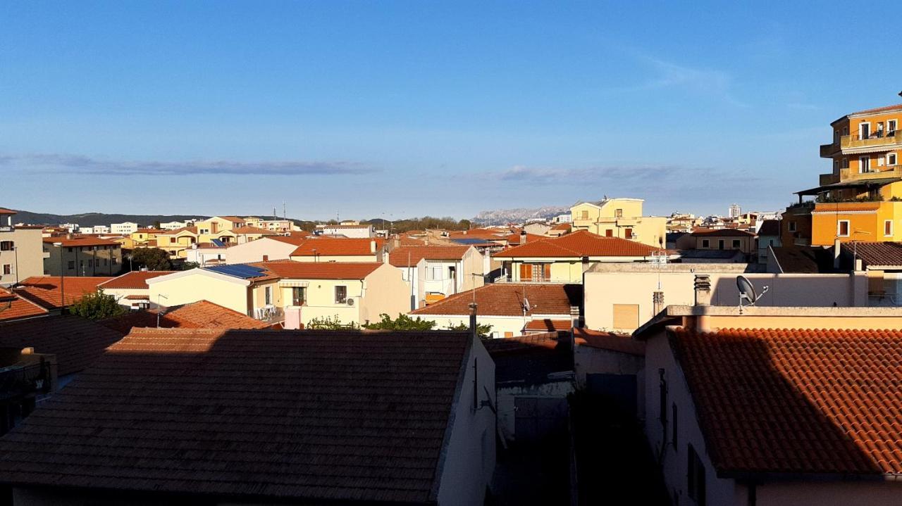 Lo Sguardo Sulla Citta' ,Panoramic View Apartment Олбия Екстериор снимка